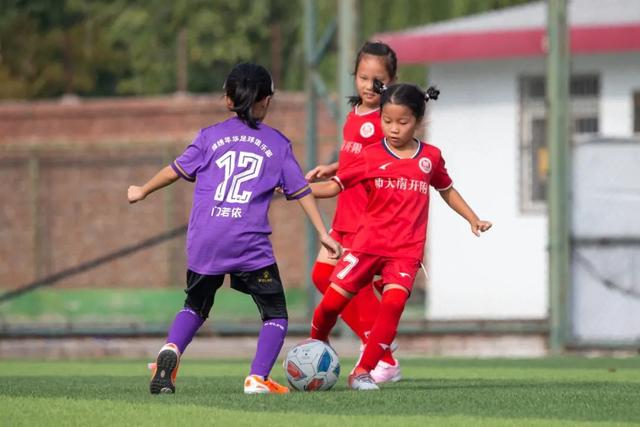 法国队官方媒体恭喜姆巴佩入选FIFPRO年度最佳